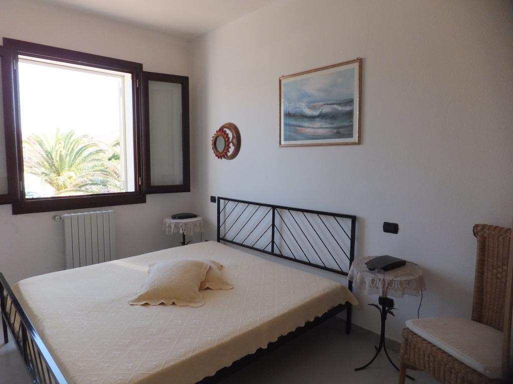 Ajo Da Patrizia Bed & Breakfast Санта Тереза Галура Стая снимка